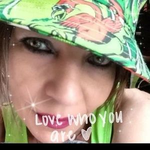 Meet your Posher, Erica